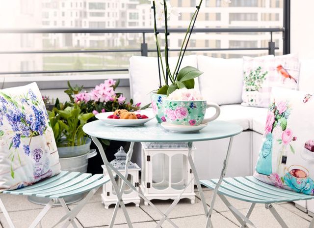 Các mẫu ban công đẹp dành cho không gian thưởng thức trà và đọc sách