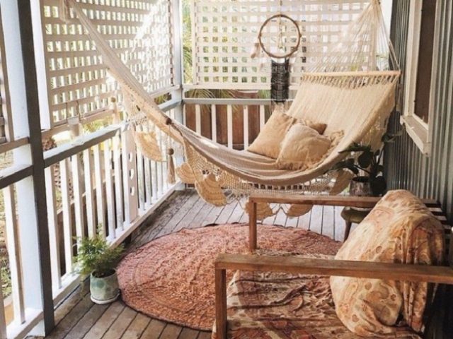 Vườn trên ban công hay nhà nghỉ thiên đường với võng treo ấn tượng