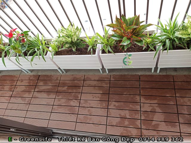 Chậu Kẻ Chỉ Gỗ Nhựa Composite Trang Trí Ban Công